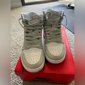 Jordan 1: Seafoam women’s 5.5